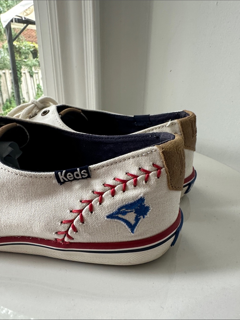 KEDS x TORONTO BLUE JAYS White Canvas Sneakers Red Baseball Stitching Size 7.5